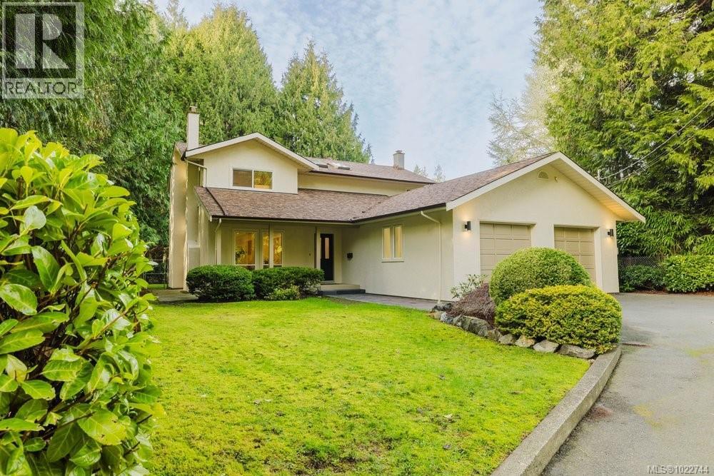 5180 Rutli Meadows Place, Saanich