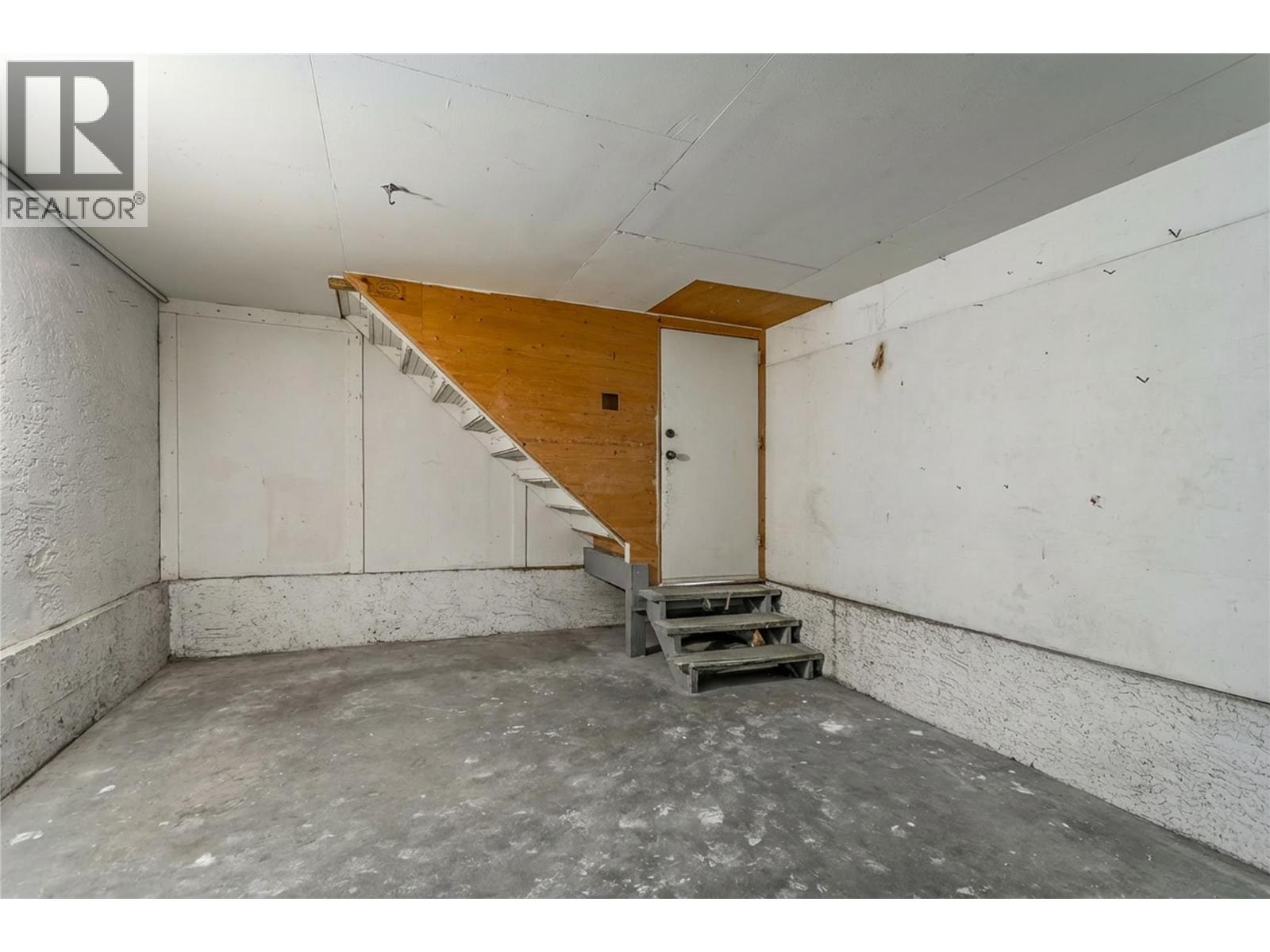 758 Josselyn Court. Kelowna, British Columbia