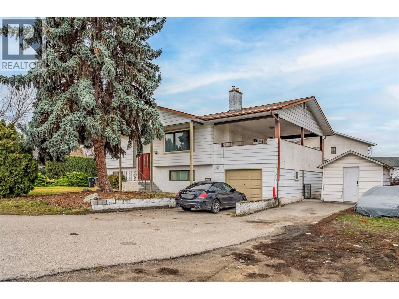 758 Josselyn Court. Kelowna, British Columbia