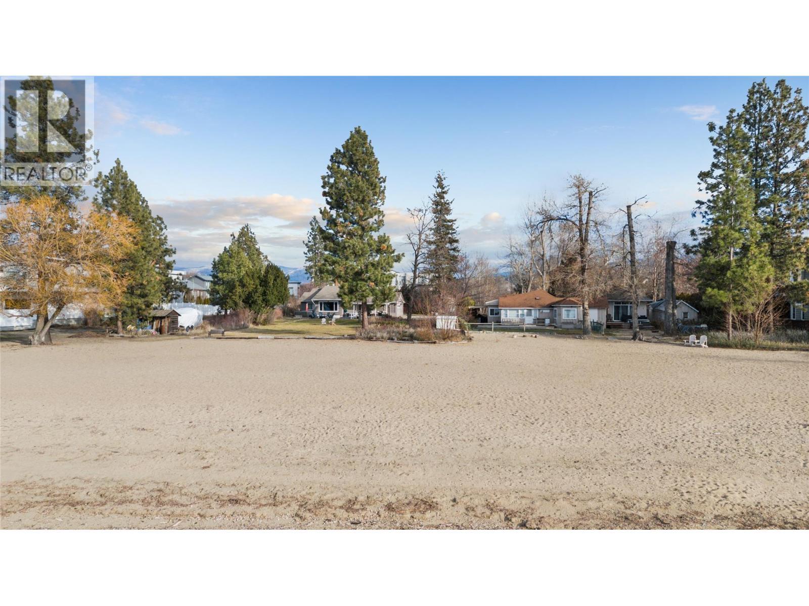 4158 Lakeshore Road. Kelowna, British Columbia