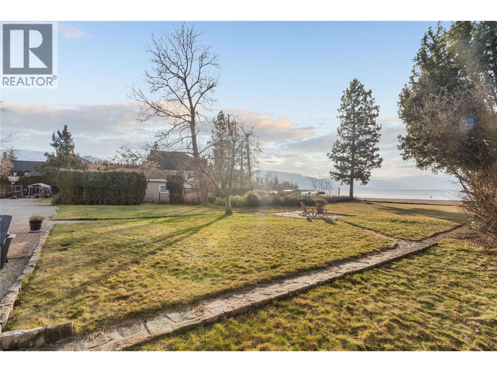 4158 Lakeshore Road. Kelowna, British Columbia