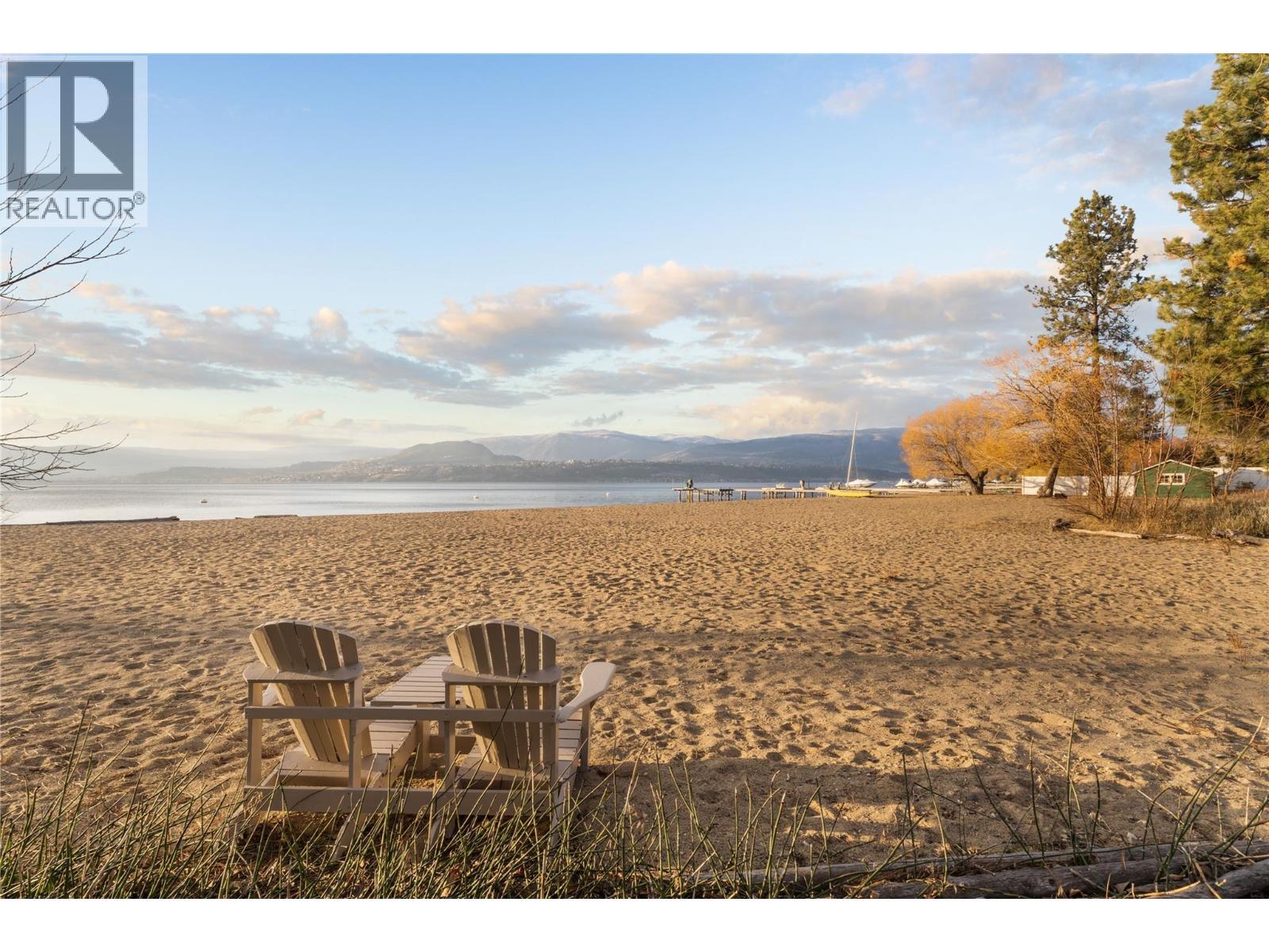 4158 Lakeshore Road. Kelowna, British Columbia