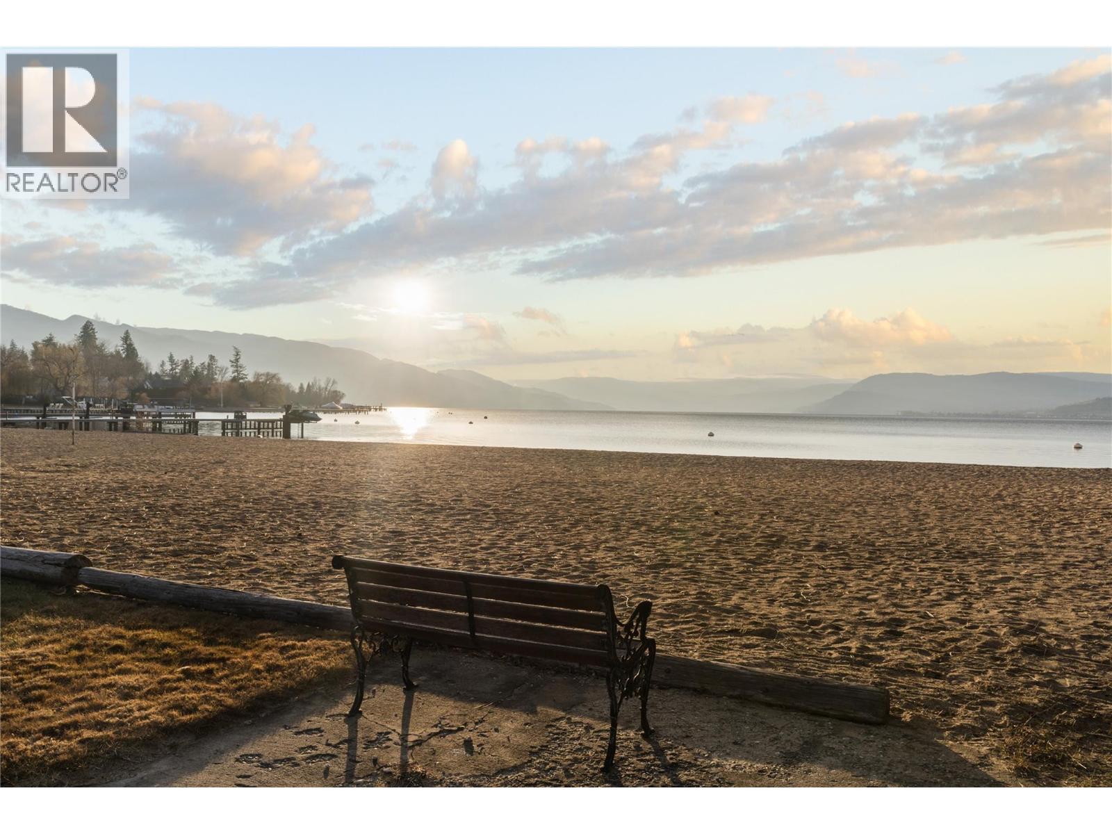 4158 Lakeshore Road. Kelowna, British Columbia