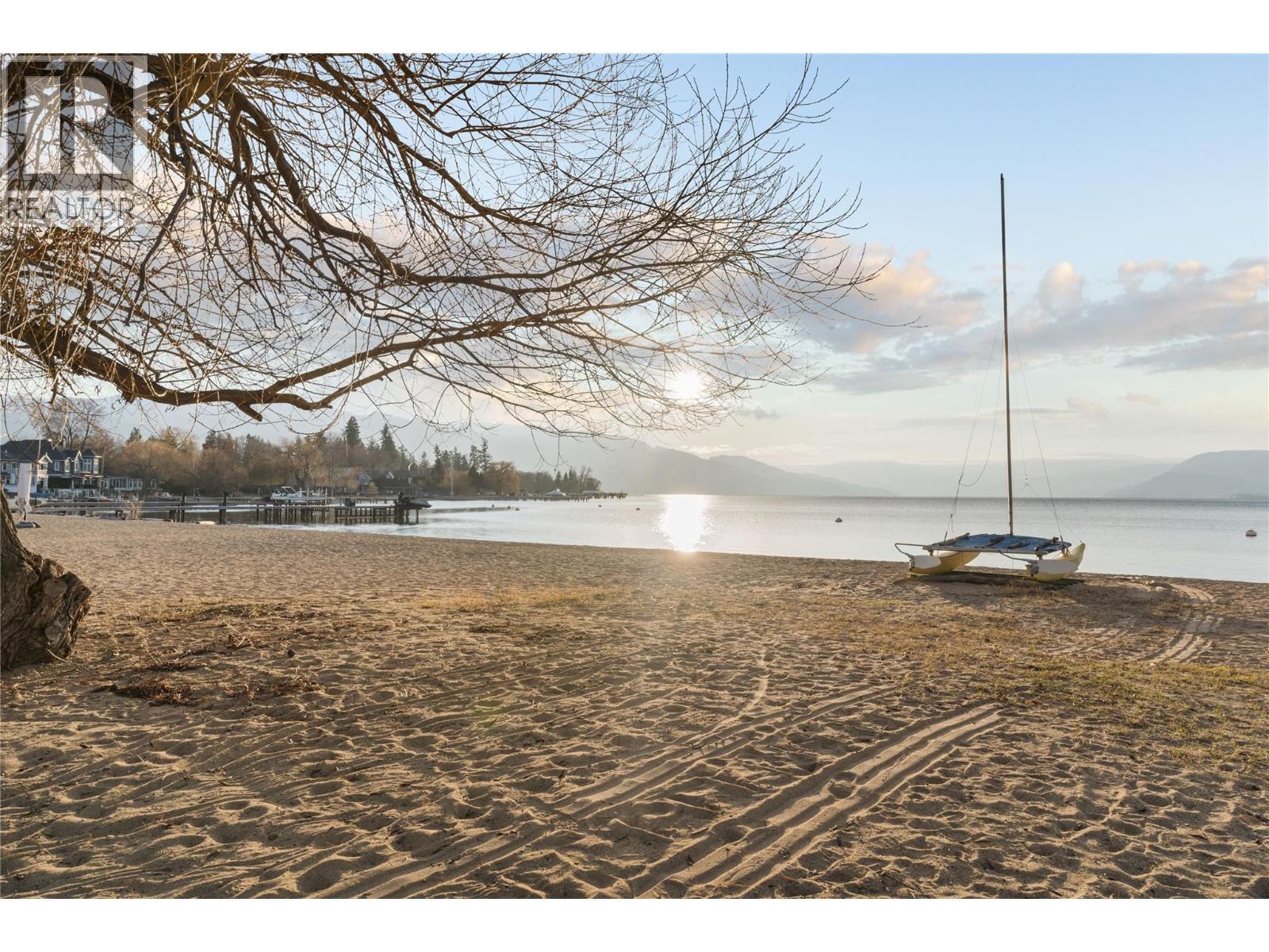 4158 Lakeshore Road. Kelowna, British Columbia