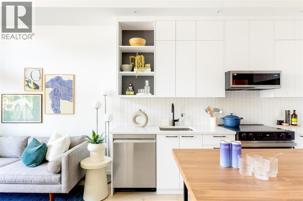 104 1075 Tillicum Road, Esquimalt