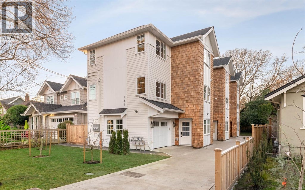 B 786 Street Patrick Street, Oak Bay