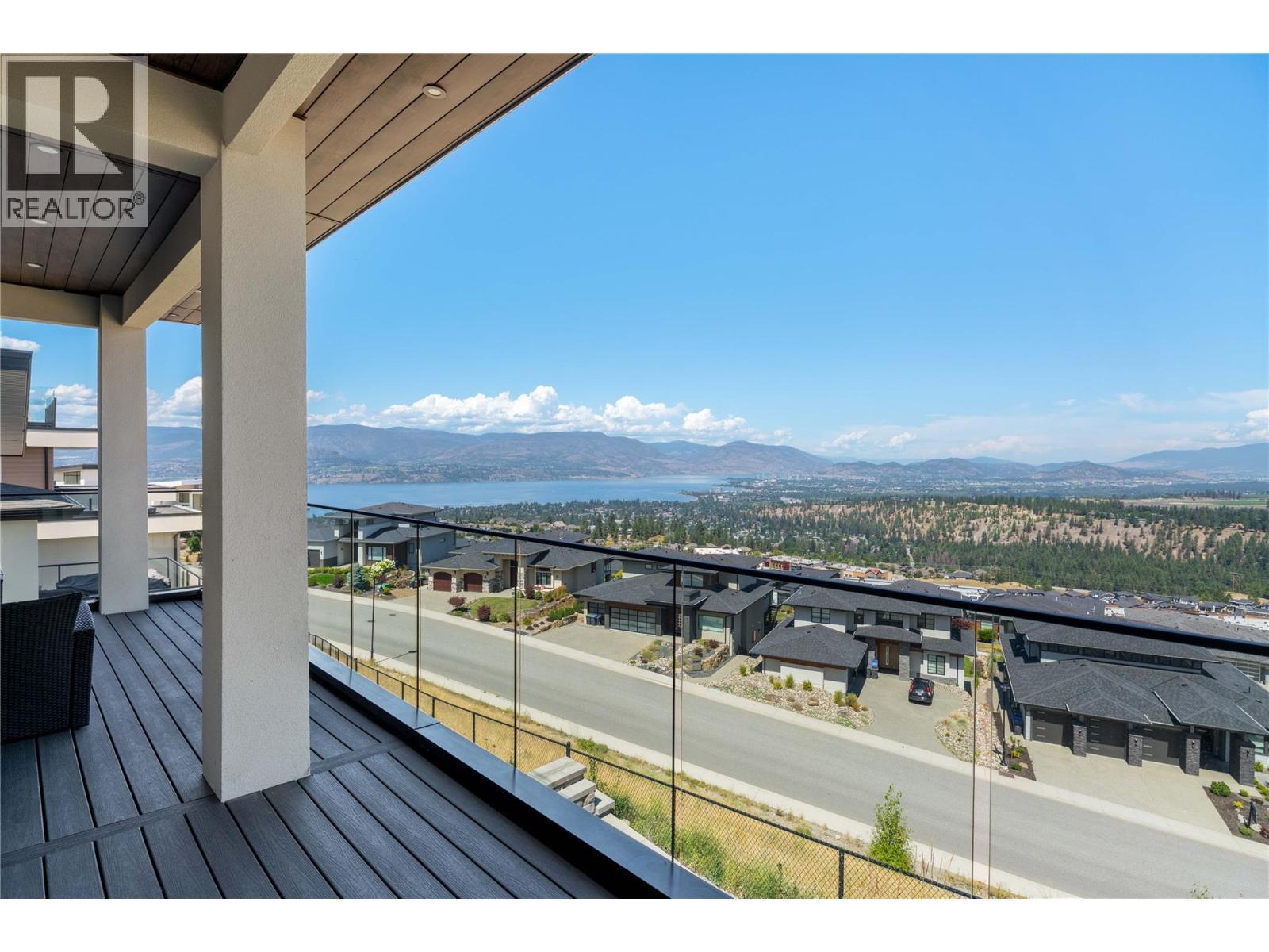 1016 Emslie Street. Kelowna, British Columbia