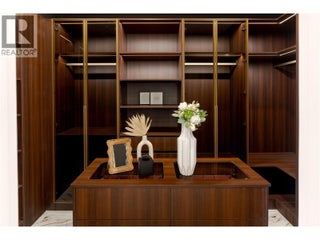 1016 Emslie Street. Kelowna, British Columbia