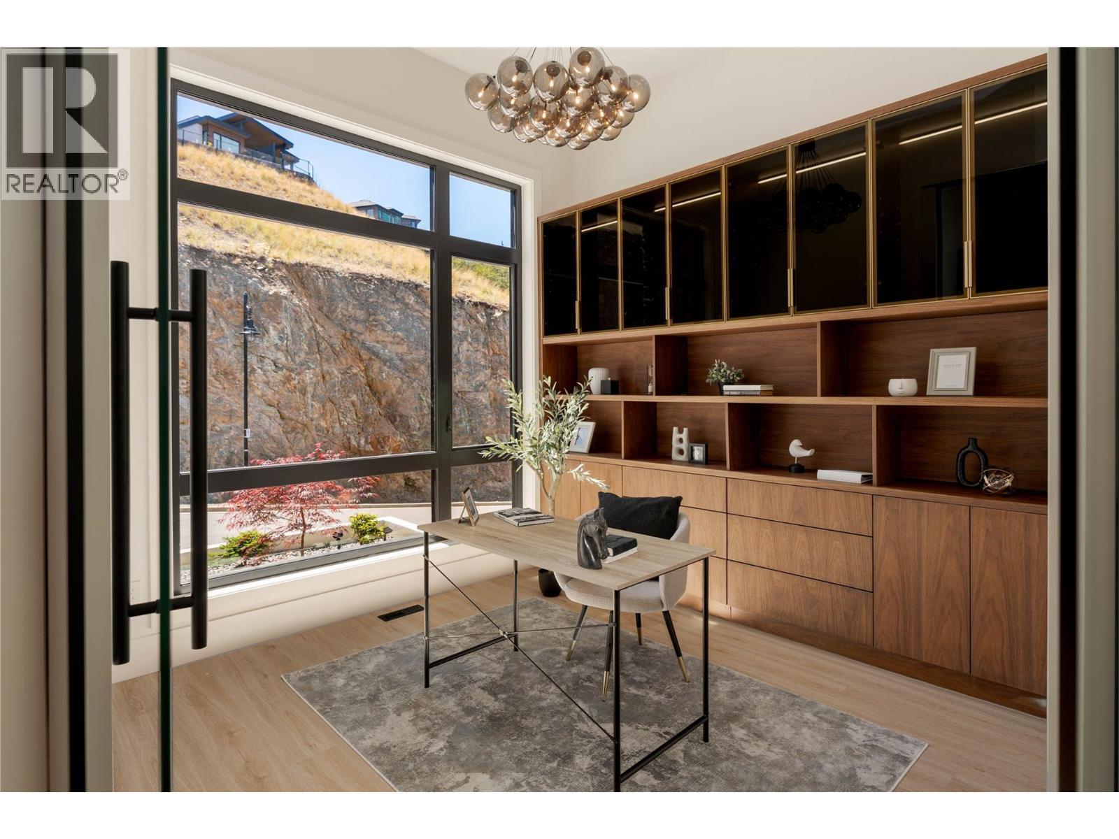 1016 Emslie Street. Kelowna, British Columbia