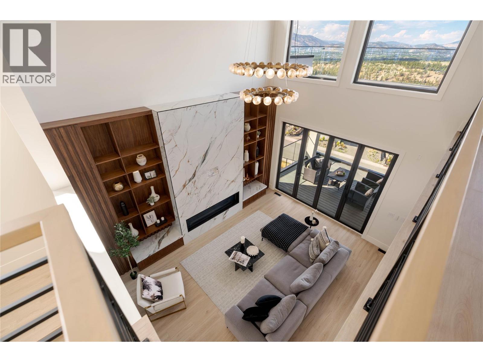 1016 Emslie Street. Kelowna, British Columbia