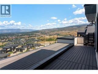 1016 Emslie Street. Kelowna, British Columbia