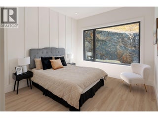 1016 Emslie Street. Kelowna, British Columbia