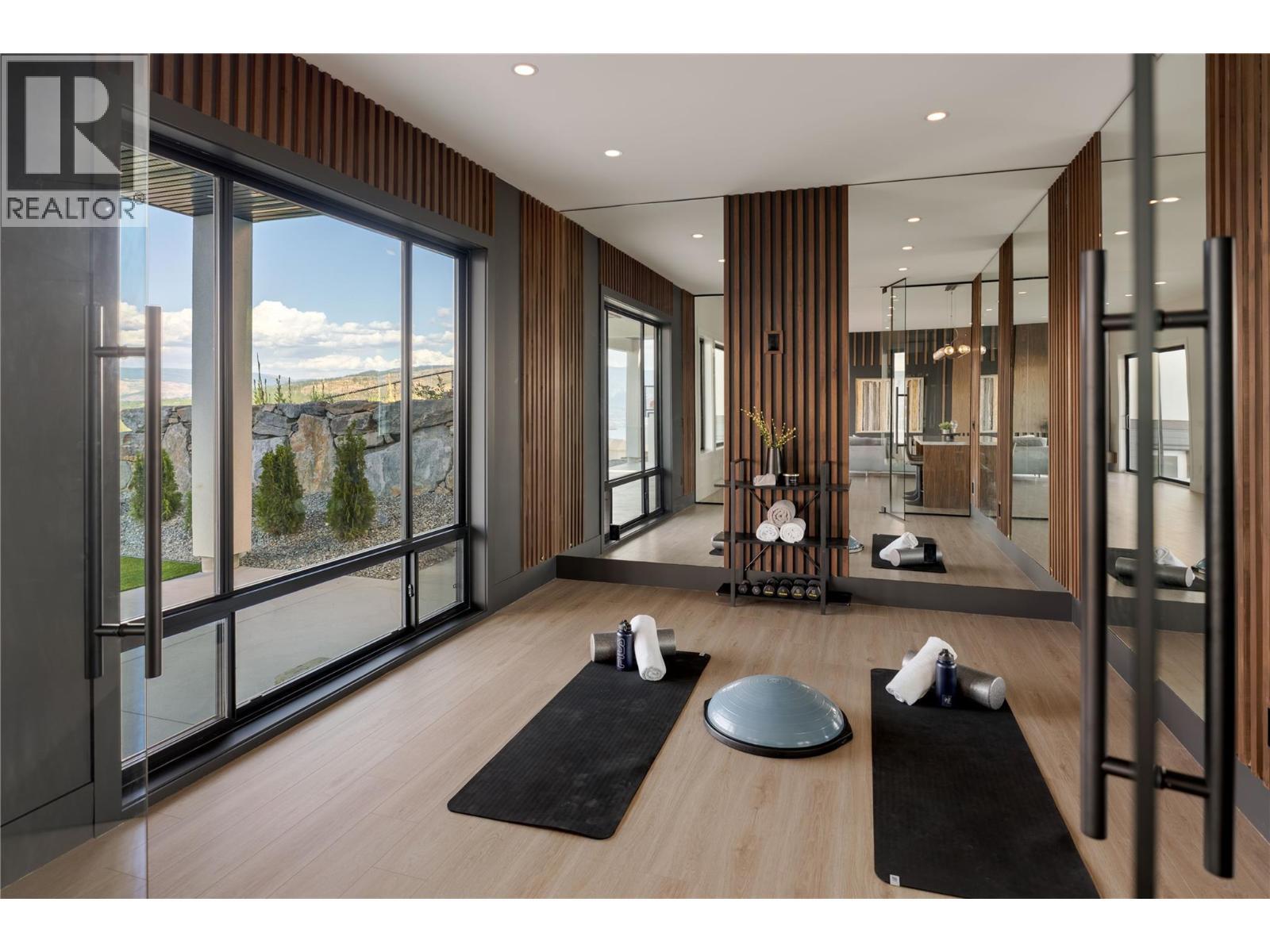 1016 Emslie Street. Kelowna, British Columbia