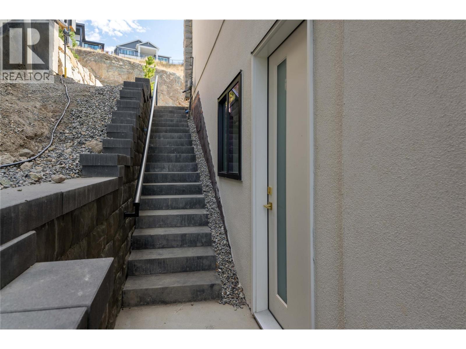 1016 Emslie Street. Kelowna, British Columbia