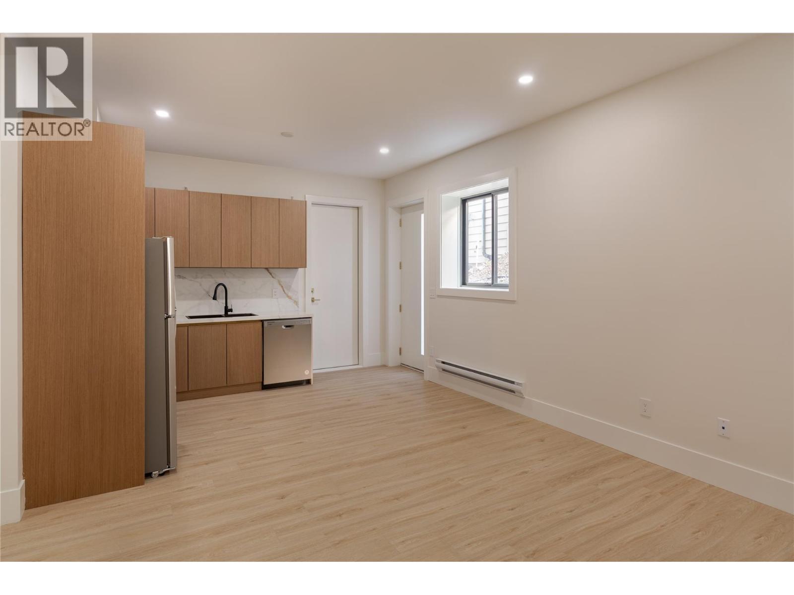 1016 Emslie Street. Kelowna, British Columbia