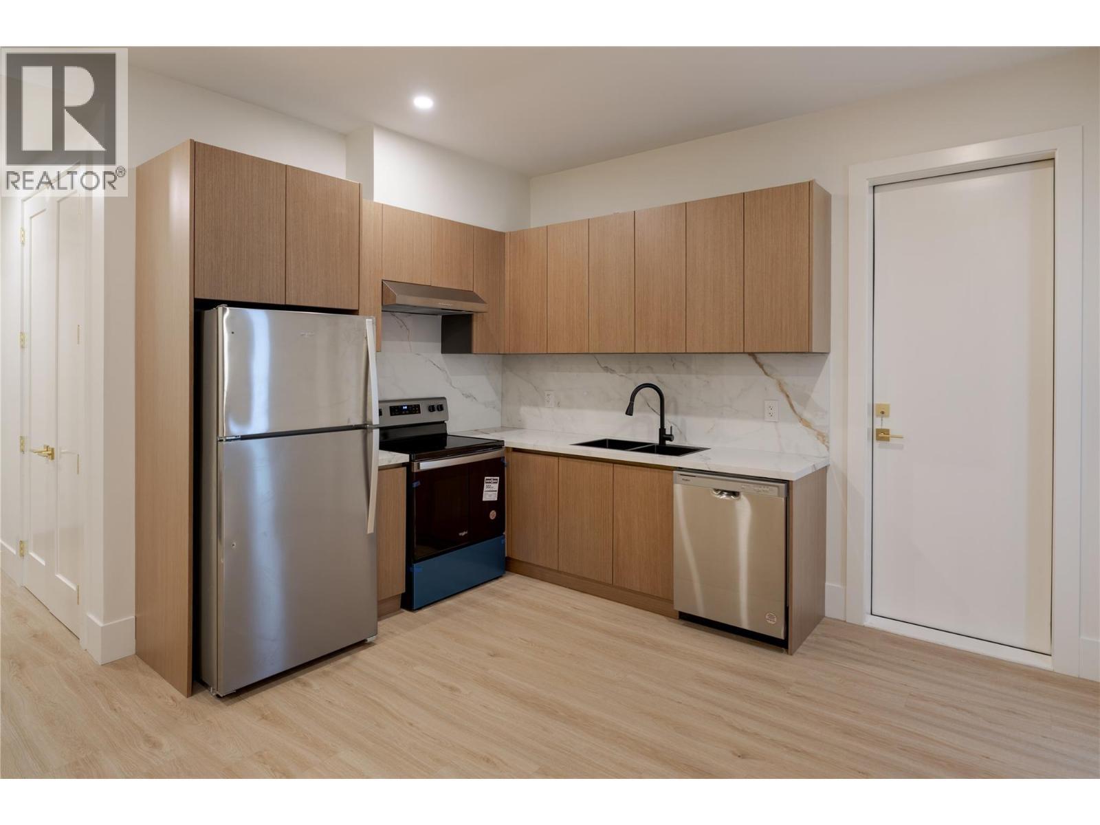 1016 Emslie Street. Kelowna, British Columbia