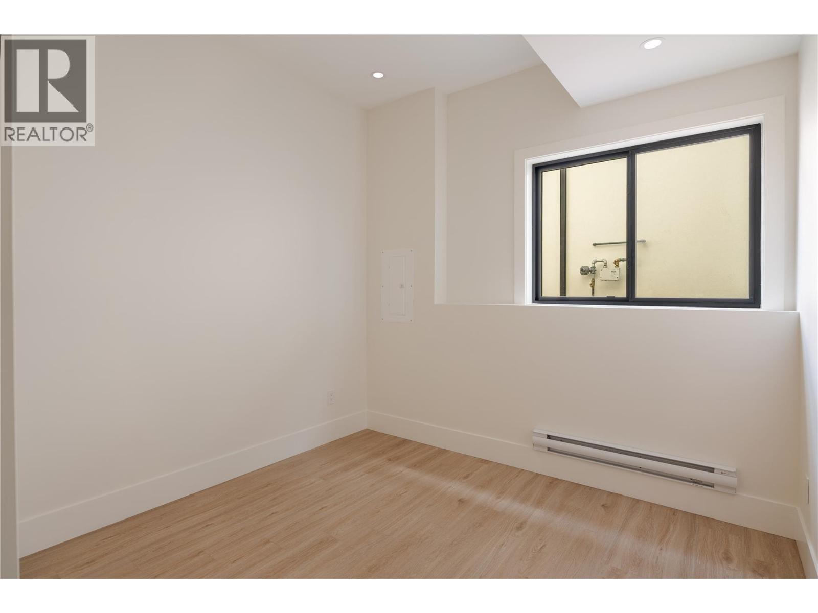 1016 Emslie Street. Kelowna, British Columbia