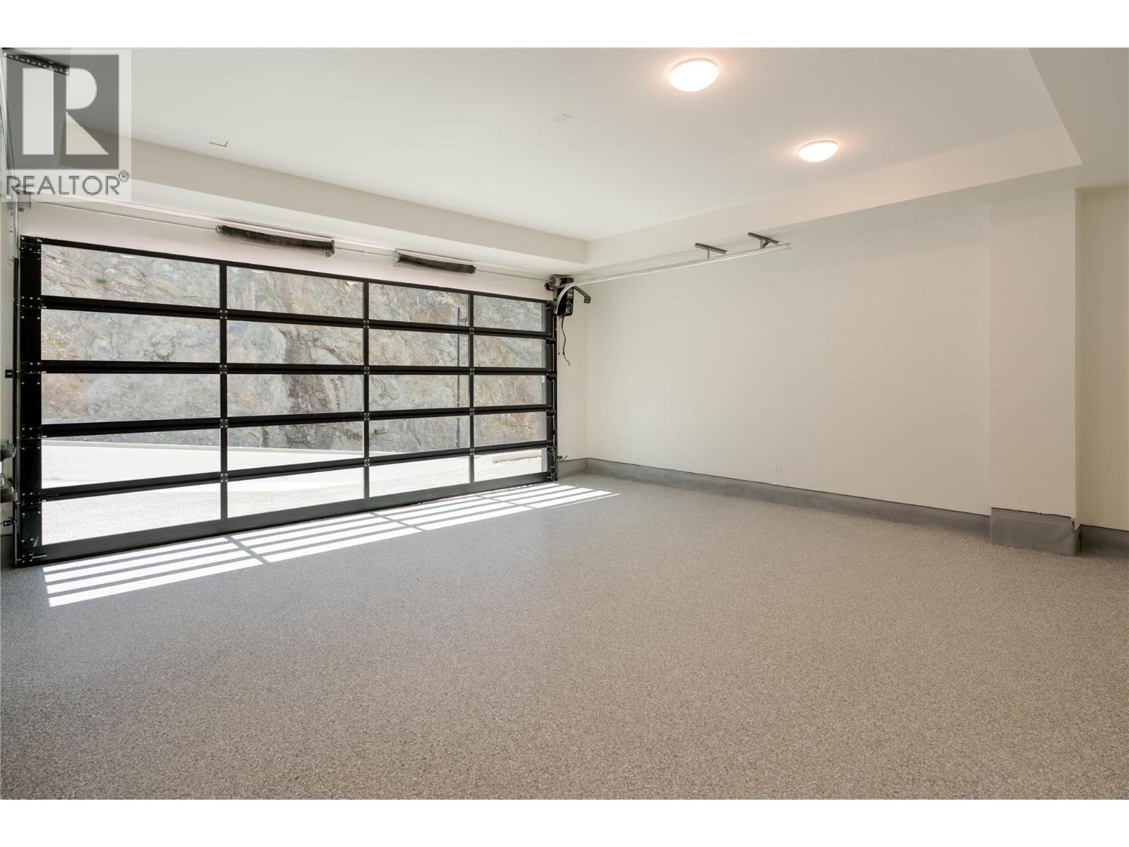 1016 Emslie Street. Kelowna, British Columbia