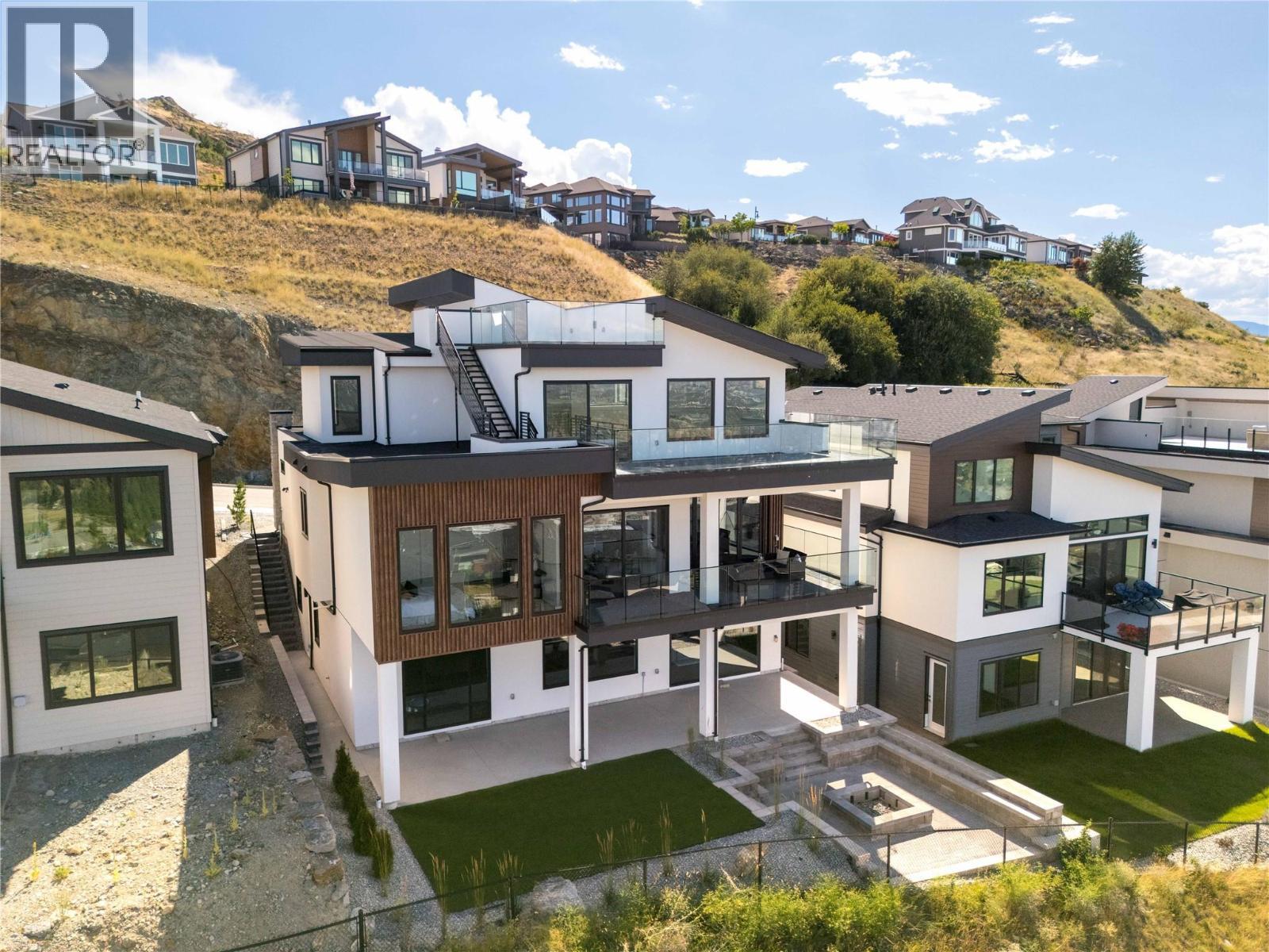 1016 Emslie Street. Kelowna, British Columbia