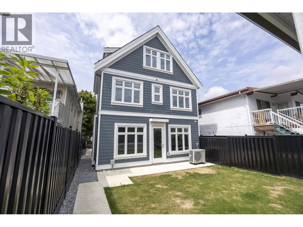 2 5808 Lanark Street, Vancouver