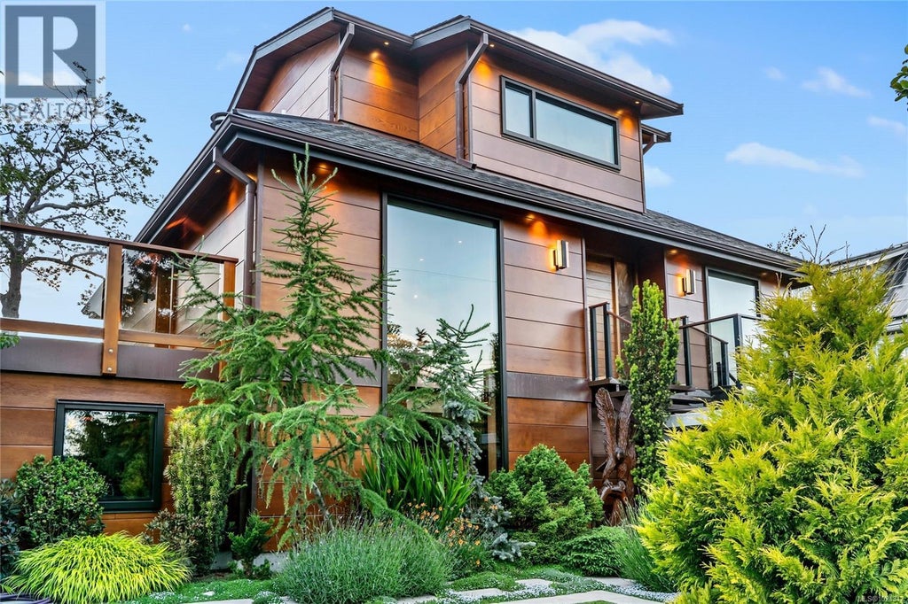 626 Monterey Avenue, Oak Bay