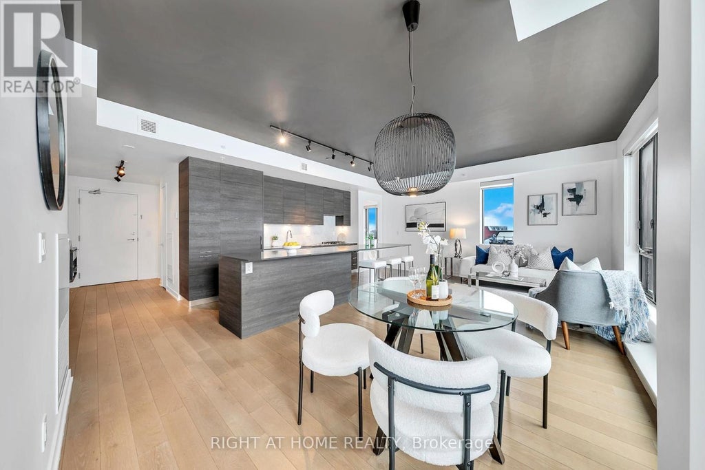 613 - 530 Indian Grove, Toronto (junction Area)