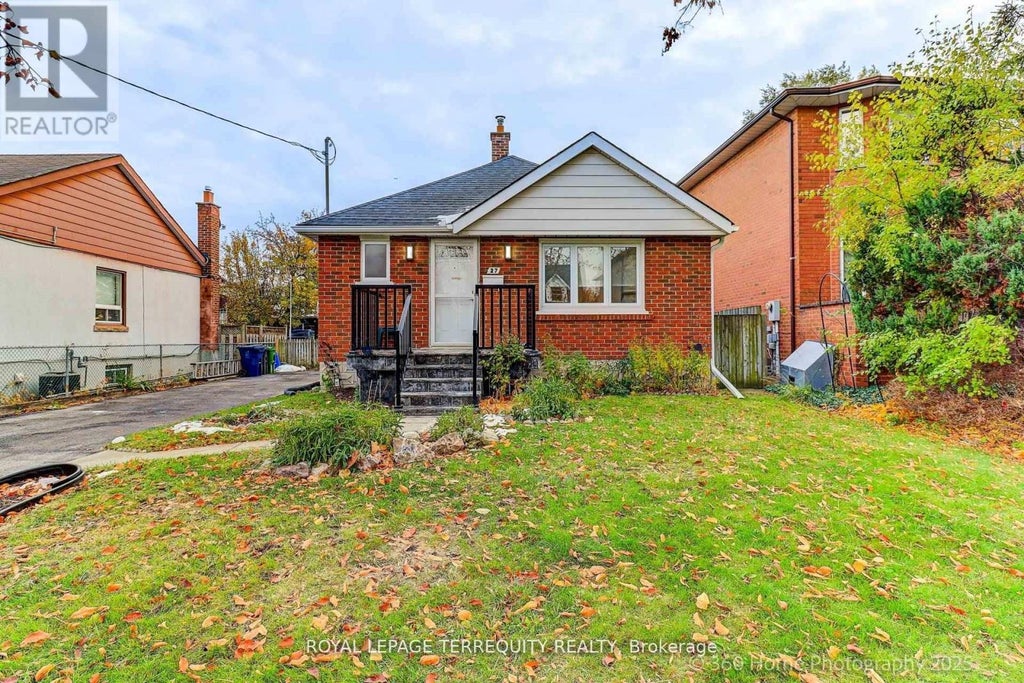 27 John Best Avenue, Toronto (brookhaven-Amesbury)