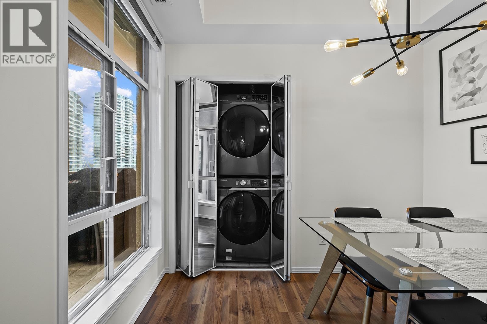 1128 Sunset Drive Unit# 1404. Kelowna, British Columbia