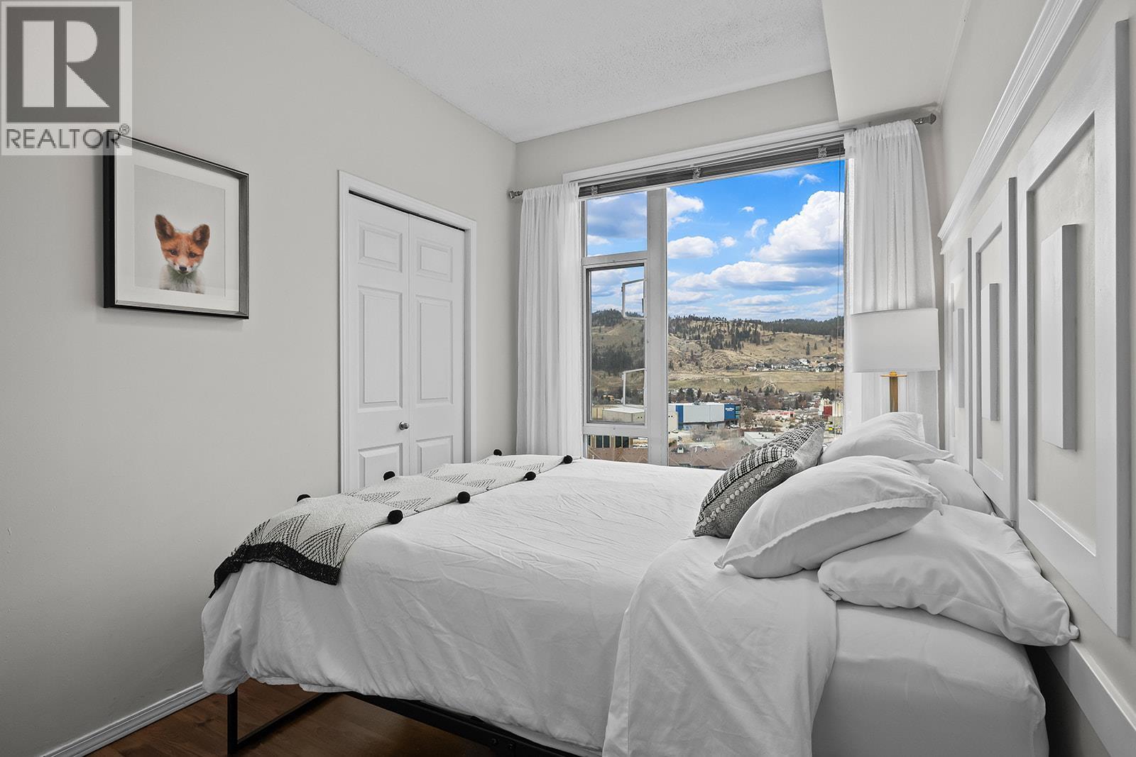 1128 Sunset Drive Unit# 1404. Kelowna, British Columbia