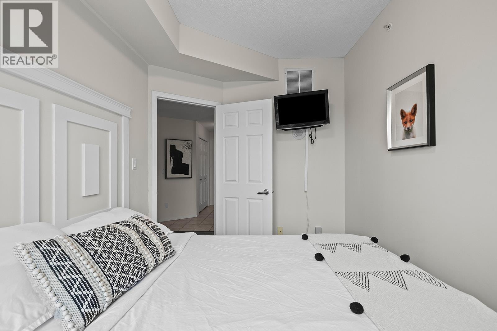 1128 Sunset Drive Unit# 1404. Kelowna, British Columbia