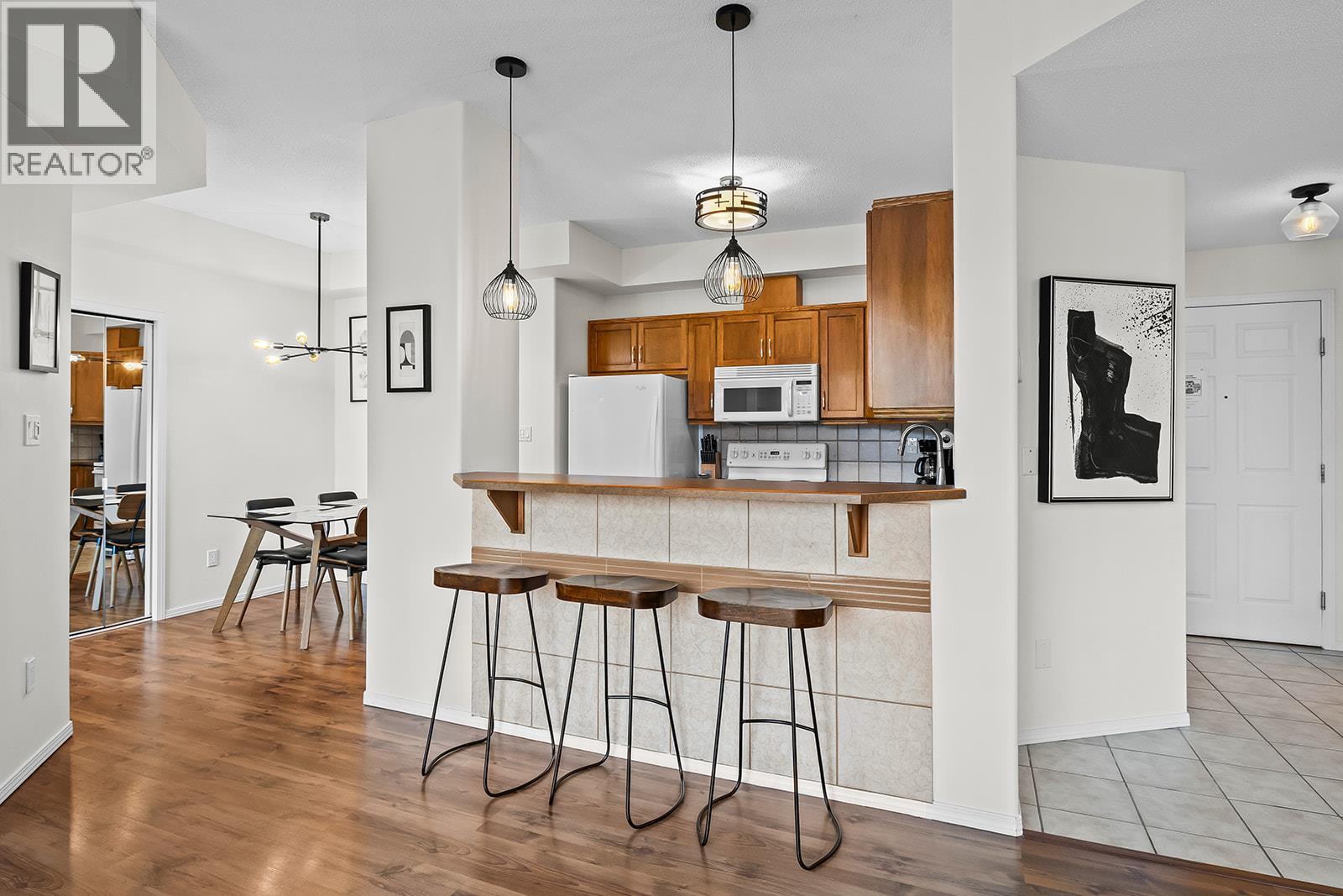 1128 Sunset Drive Unit# 1404. Kelowna, British Columbia