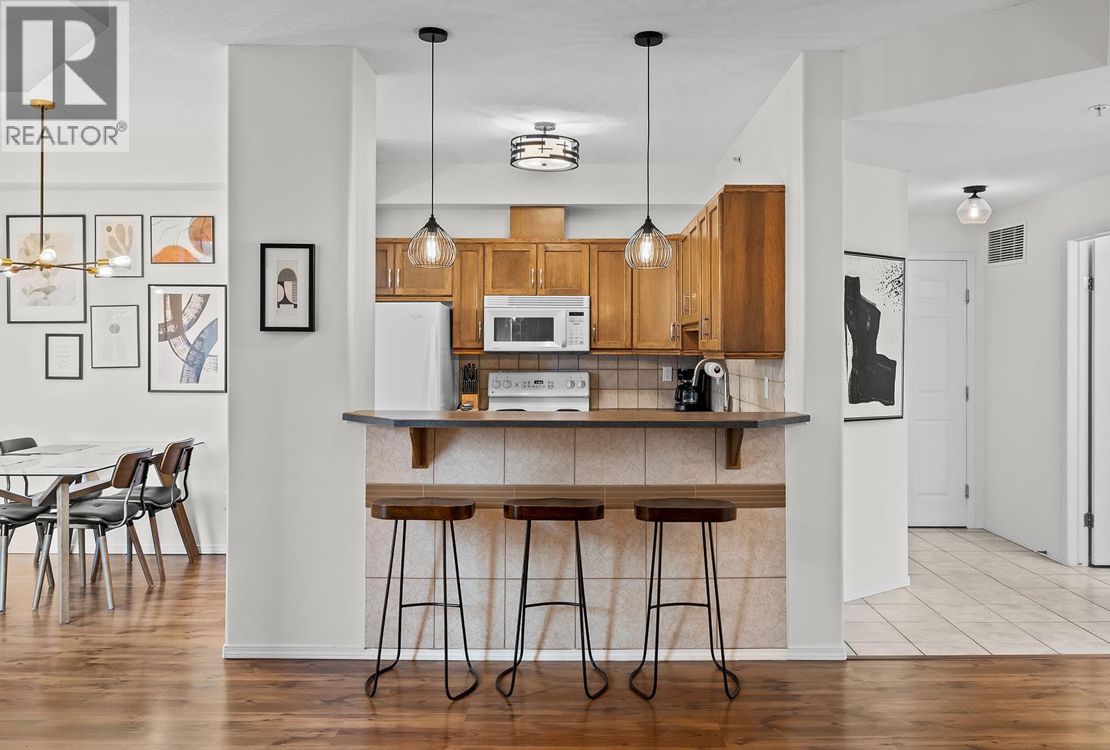 1128 Sunset Drive Unit# 1404. Kelowna, British Columbia