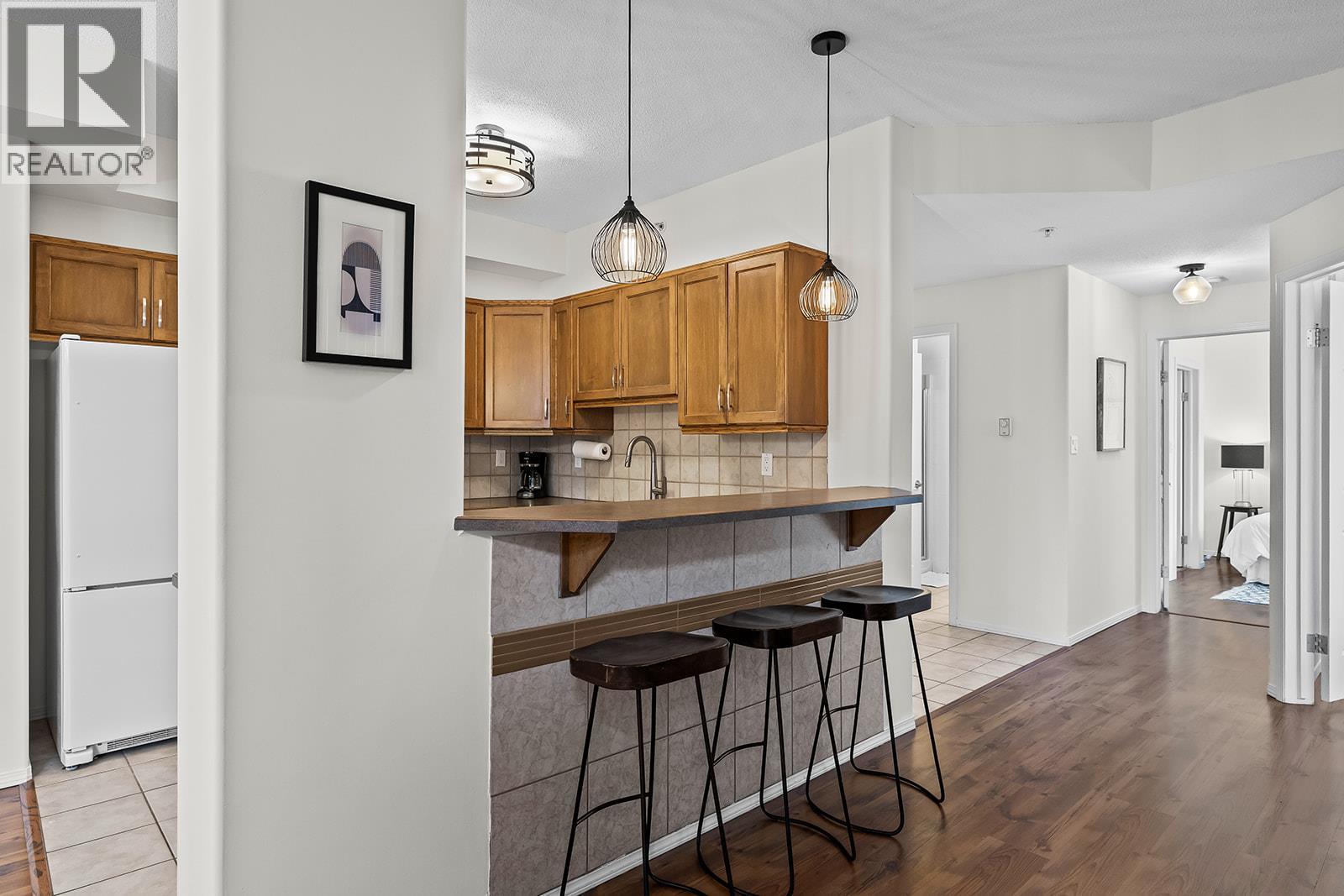 1128 Sunset Drive Unit# 1404. Kelowna, British Columbia