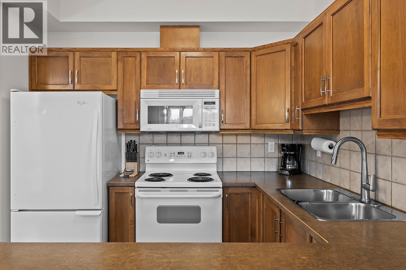 1128 Sunset Drive Unit# 1404. Kelowna, British Columbia