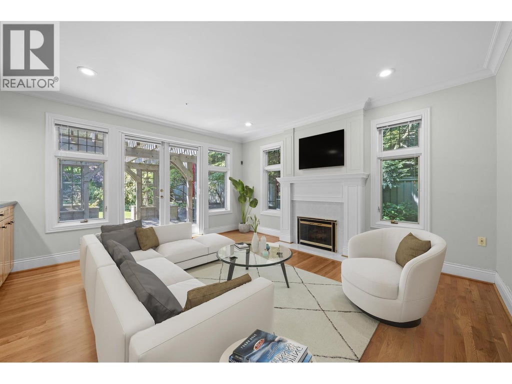 1323 The Crescent, Vancouver