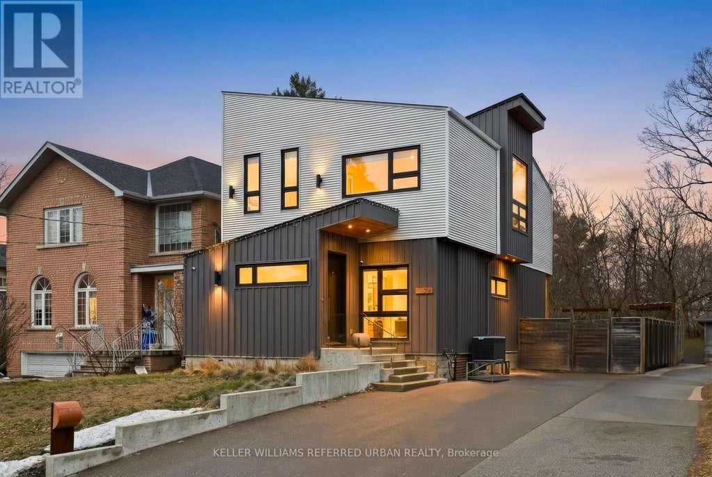 22 Daniels Street, Toronto (stonegate-Queensway)