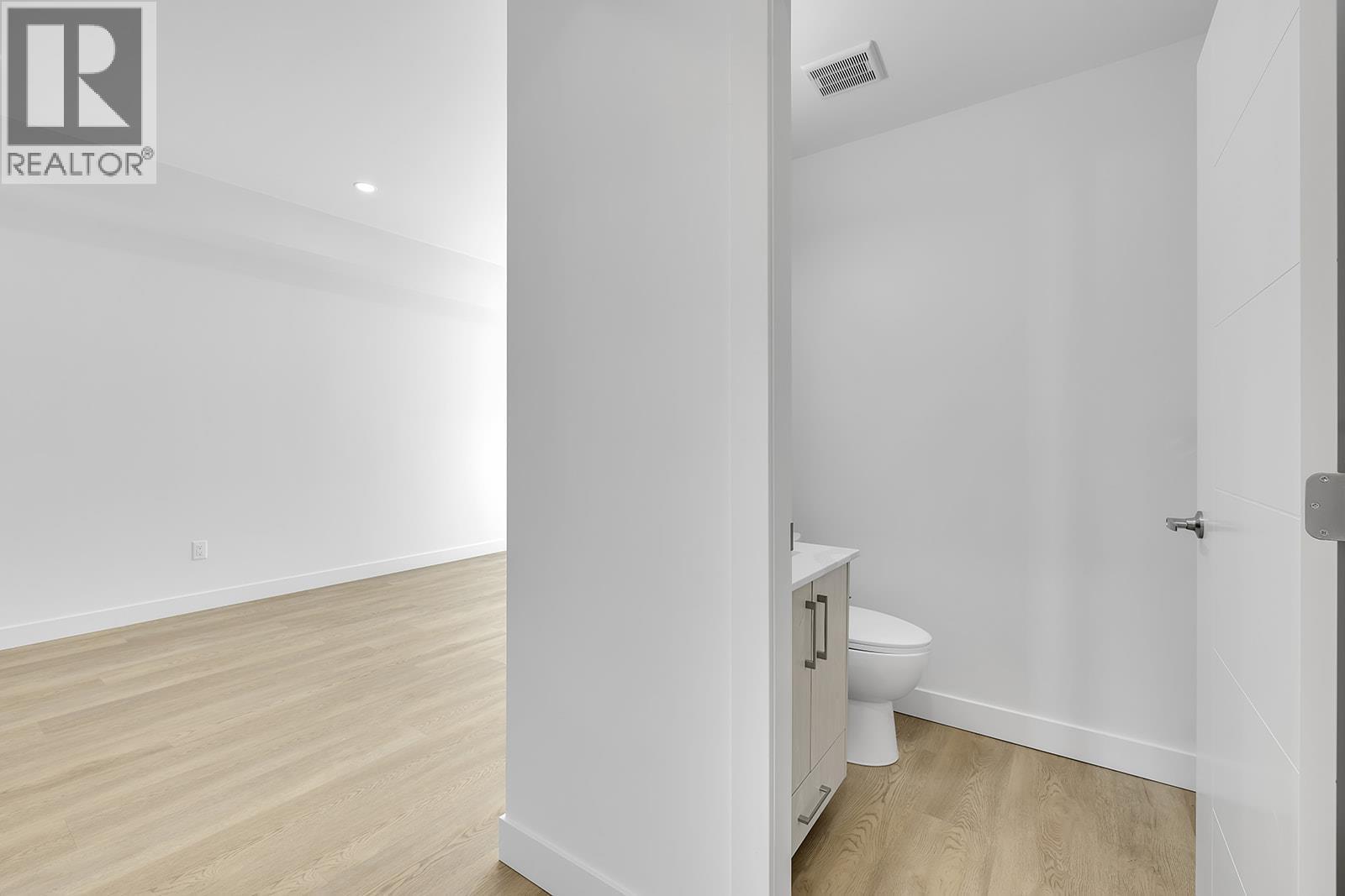 5300 Main Street Unit# 118. Kelowna, British Columbia