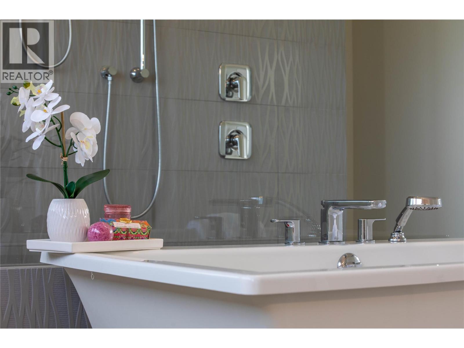 1648 Fawn Run Drive. Kelowna, British Columbia