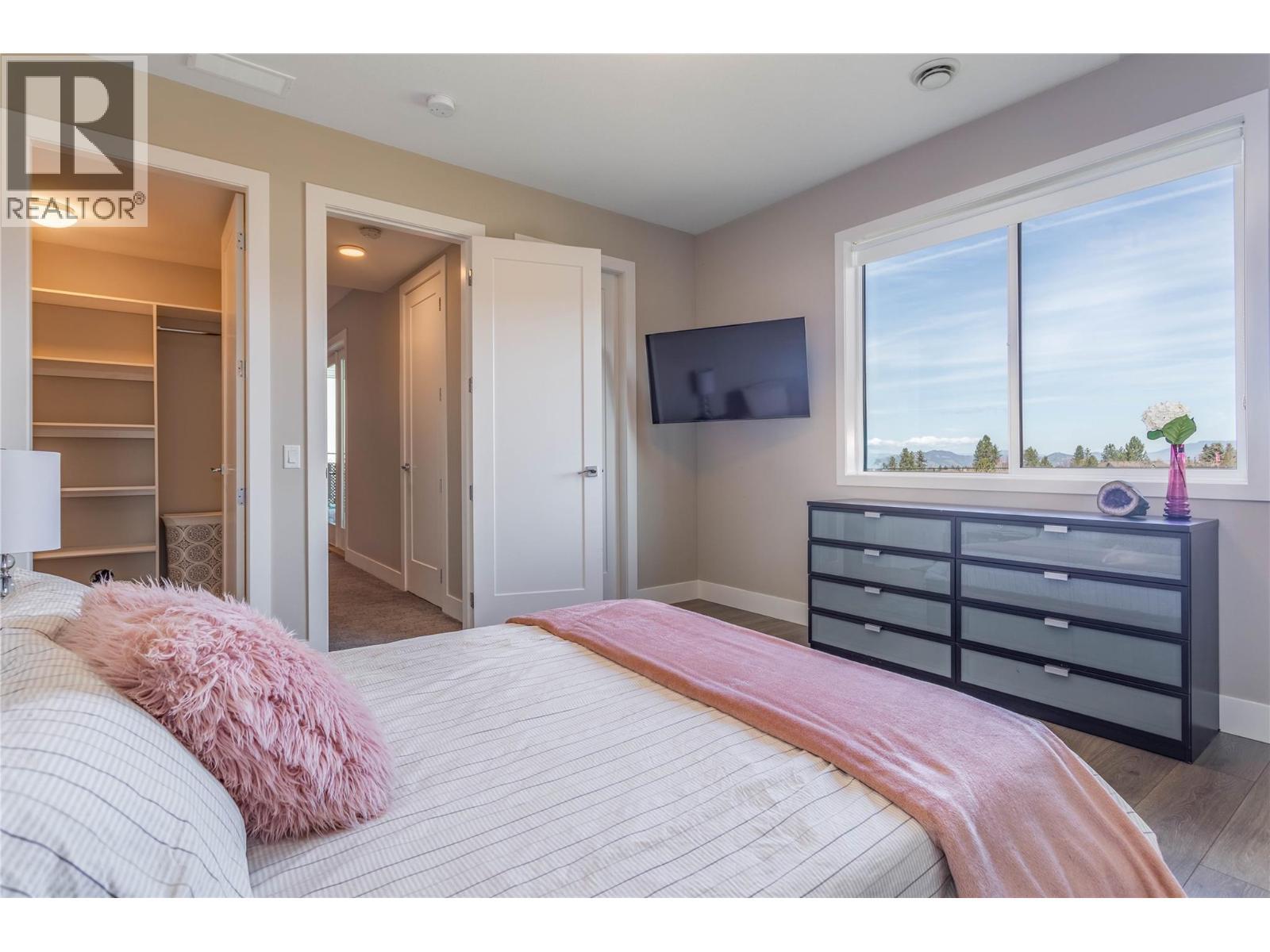 1648 Fawn Run Drive. Kelowna, British Columbia