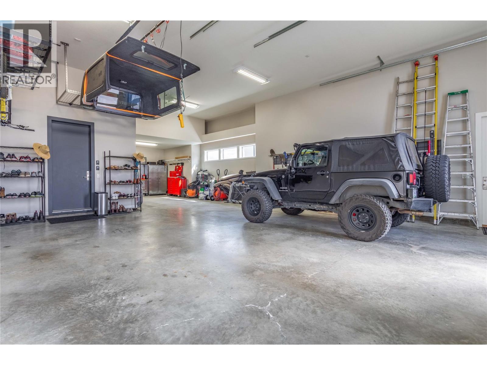 1648 Fawn Run Drive. Kelowna, British Columbia