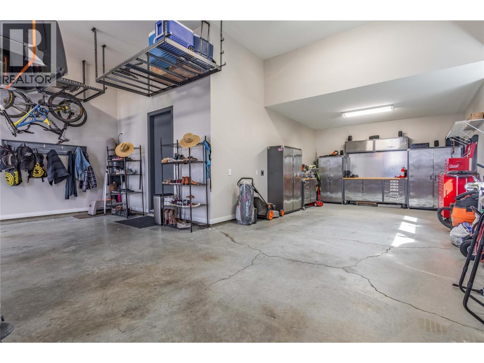 1648 Fawn Run Drive. Kelowna, British Columbia