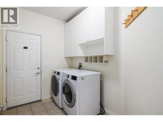 4323 Bedford Lane. Kelowna, British Columbia