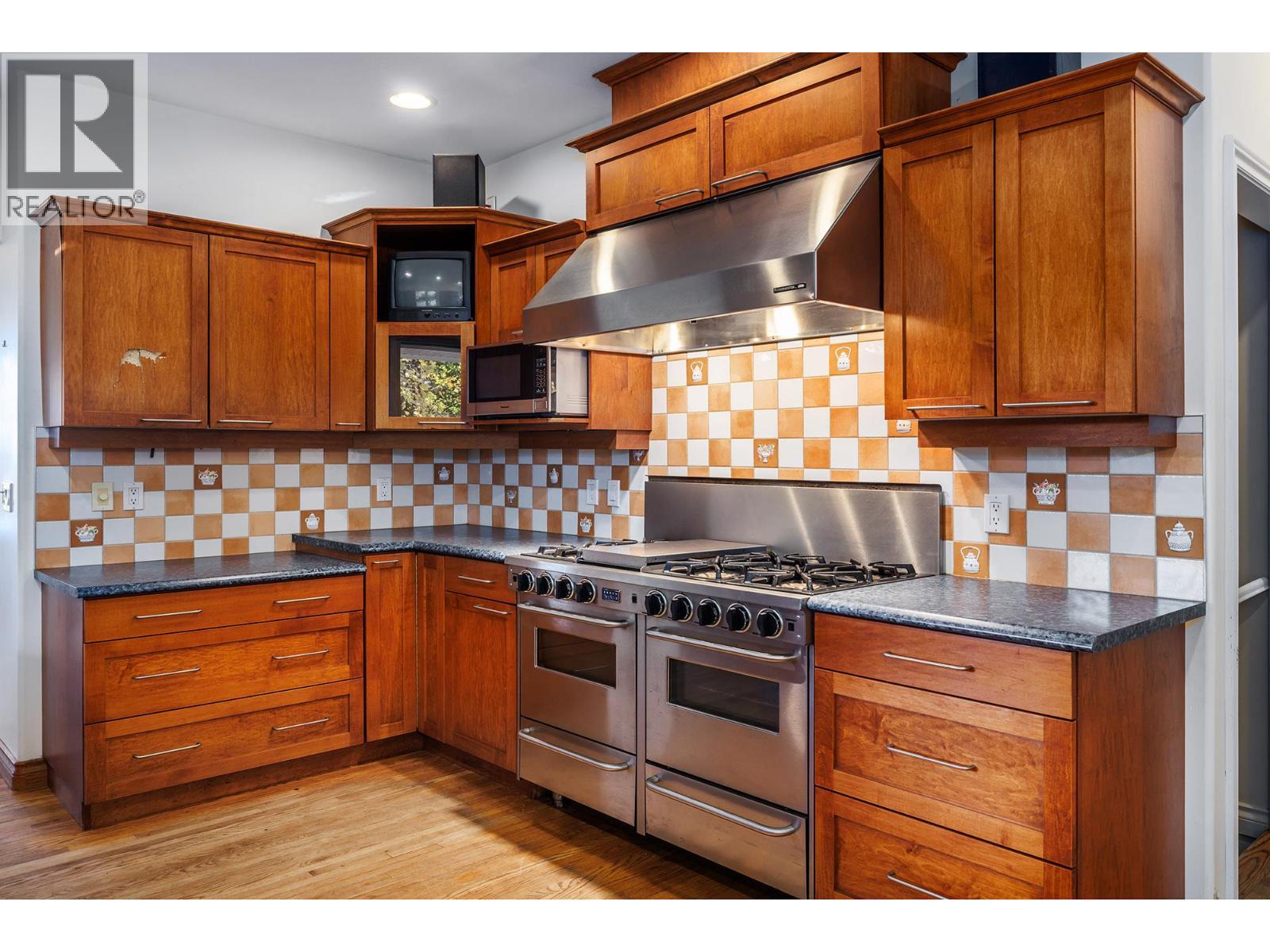 4323 Bedford Lane. Kelowna, British Columbia