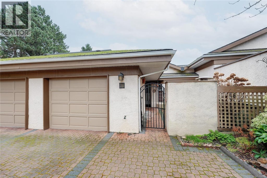 31 901 Kentwood Lane, Saanich