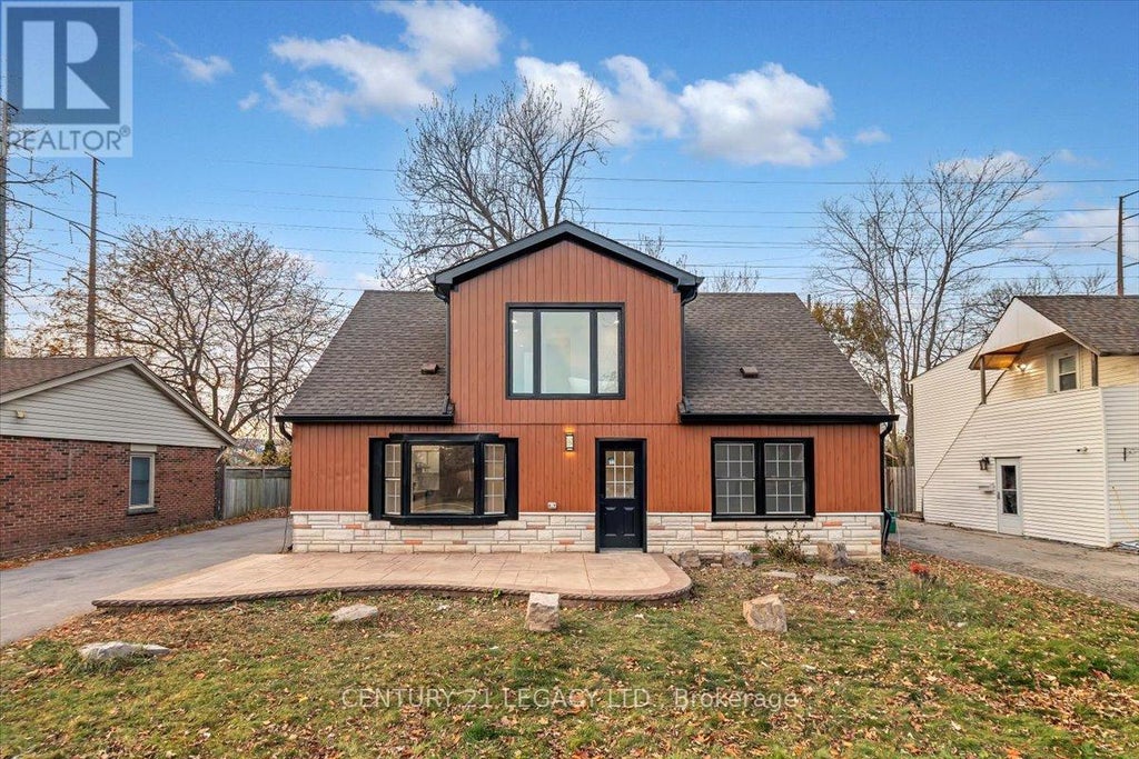 2027 Churchill Avenue, Burlington (freeman)