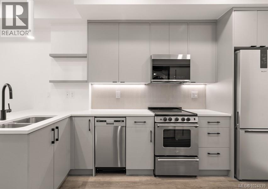 408 610 Lampson Street, Esquimalt