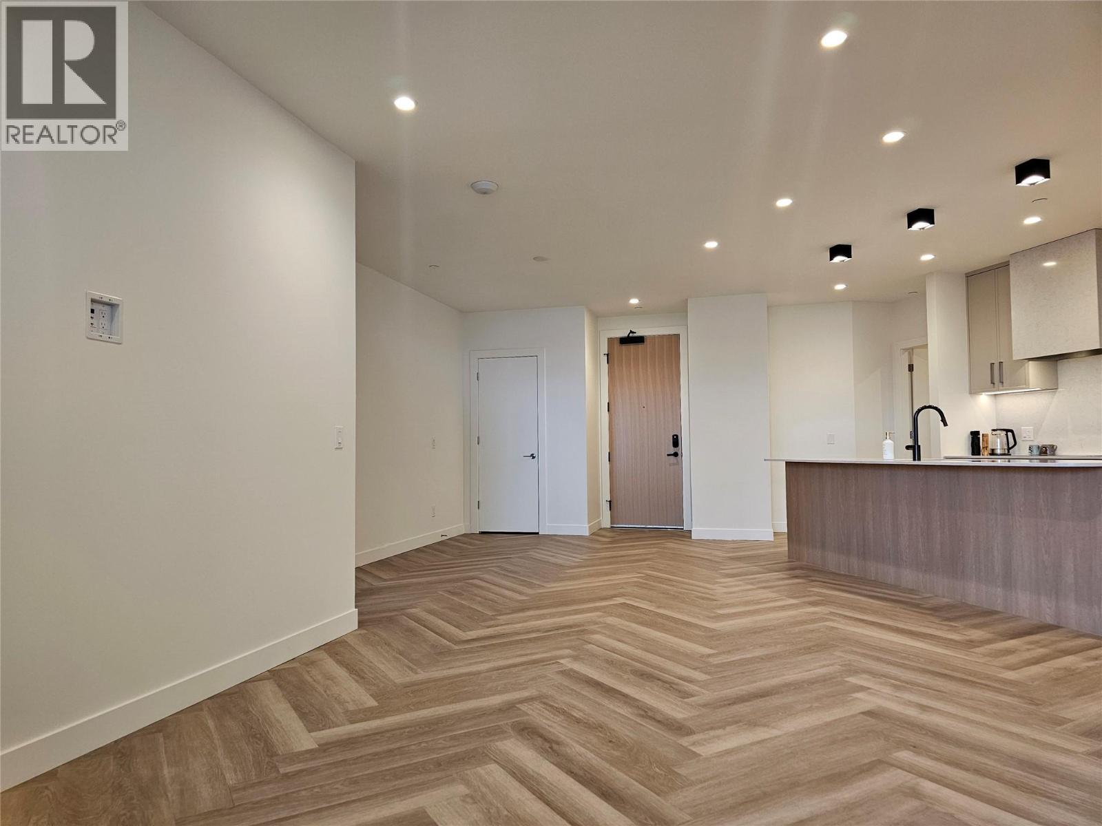 3340 Lakeshore Drive Unit# 514. Kelowna, British Columbia