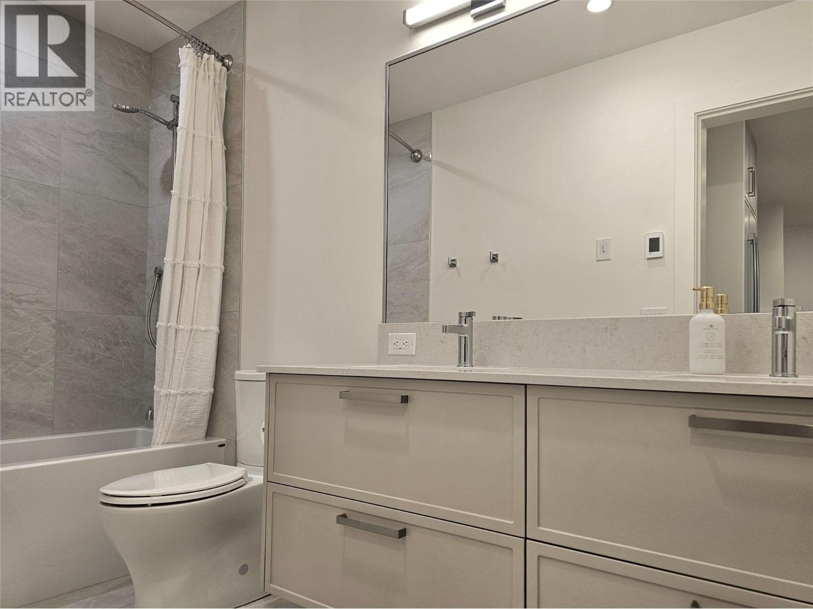 3340 Lakeshore Drive Unit# 514. Kelowna, British Columbia