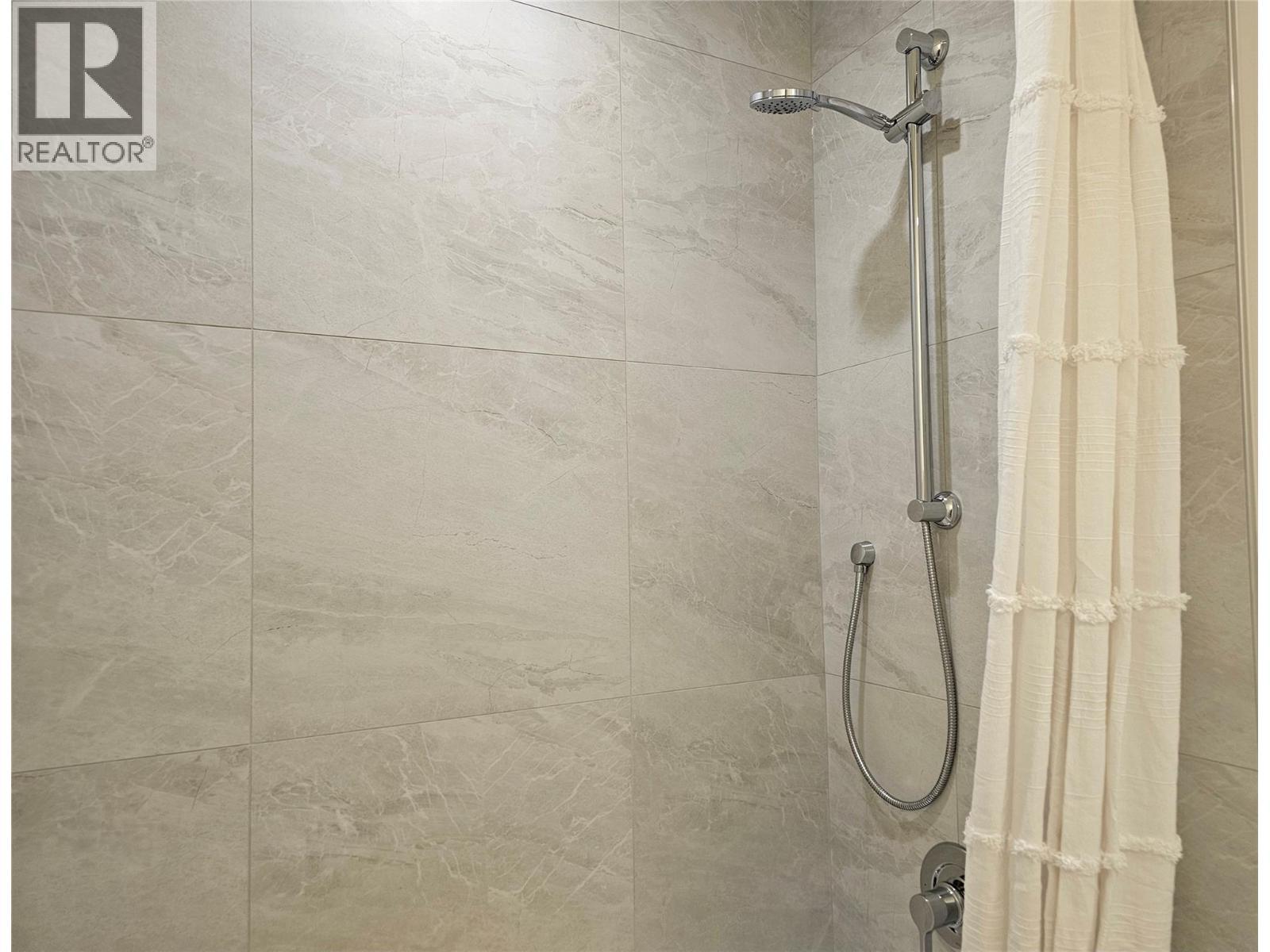 3340 Lakeshore Drive Unit# 514. Kelowna, British Columbia