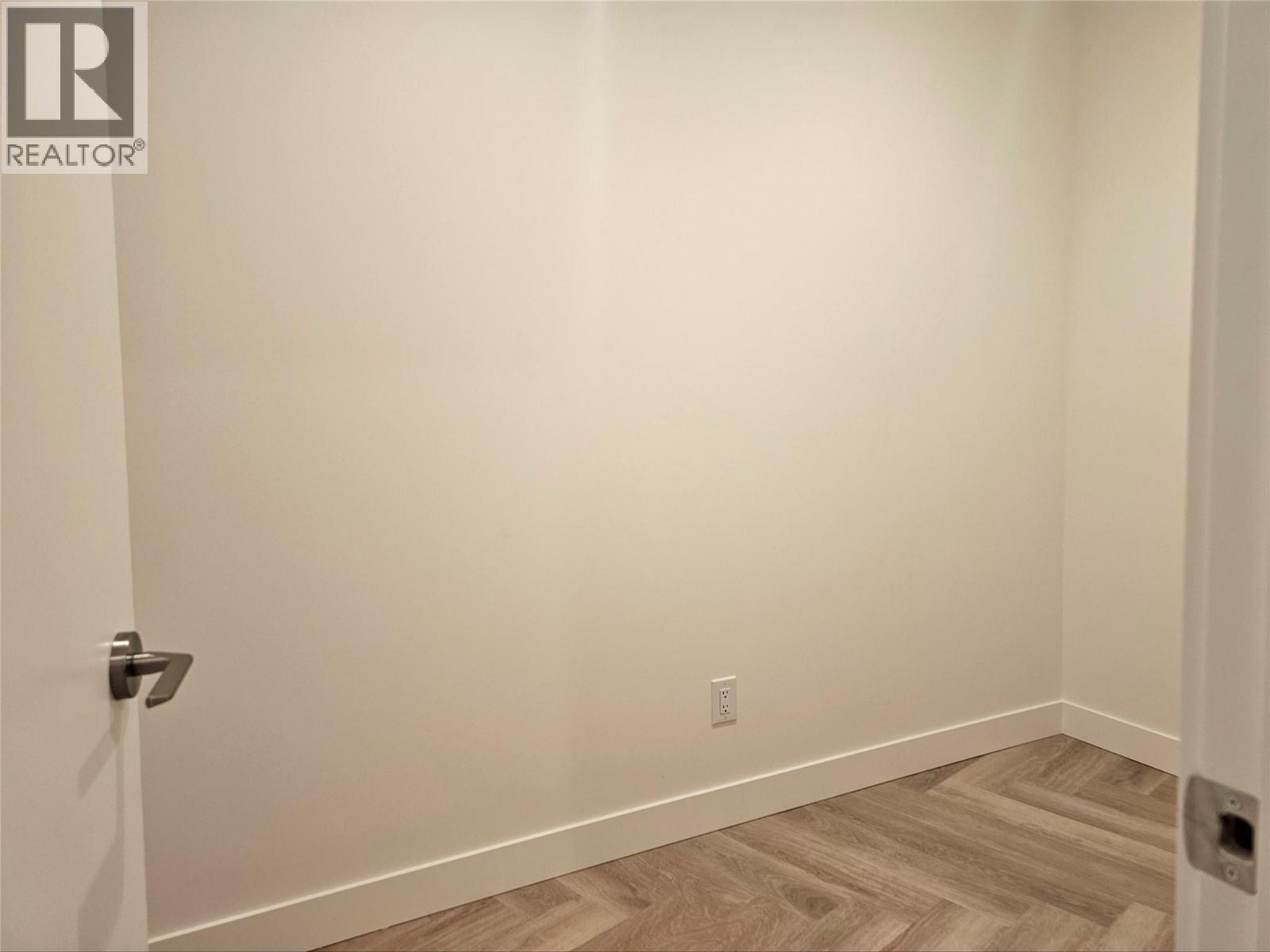 3340 Lakeshore Drive Unit# 514. Kelowna, British Columbia